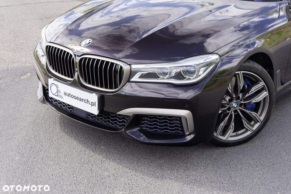 BMW Seria 7 M760Li xDrive - 38