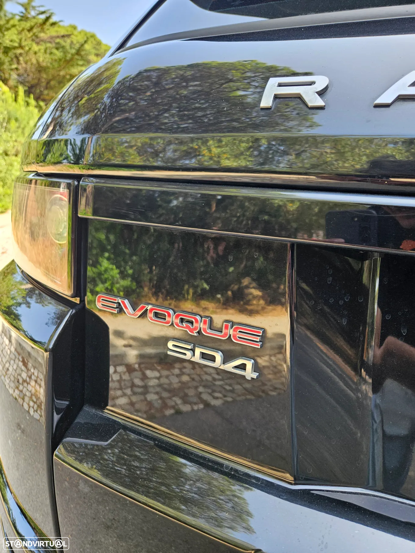 Land Rover Range Rover Evoque 2.2 SD4 Prestige Auto - 8