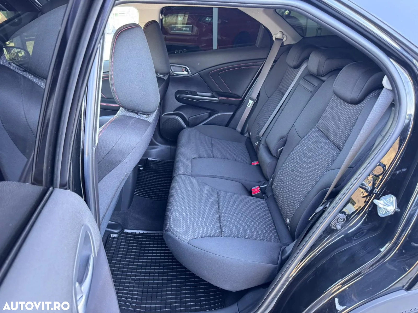 Honda Civic Tourer 1.8 i-VTEC AT Lifestyle - 12