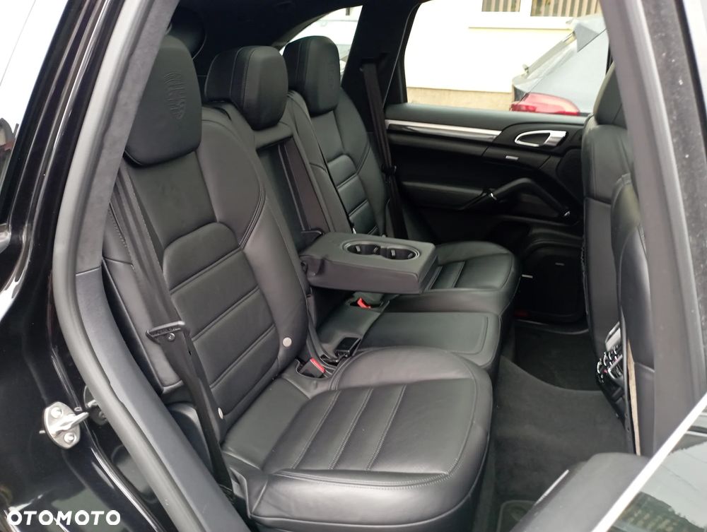 Porsche Cayenne Turbo - 11