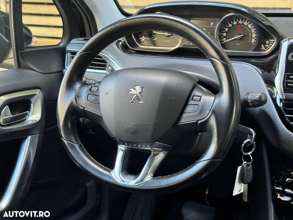 Peugeot 2008 PureTech 110 GPF Stop&Start EAT6 Allure - 13
