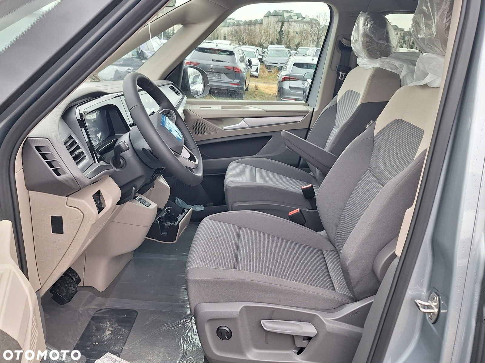 Volkswagen Multivan - 13