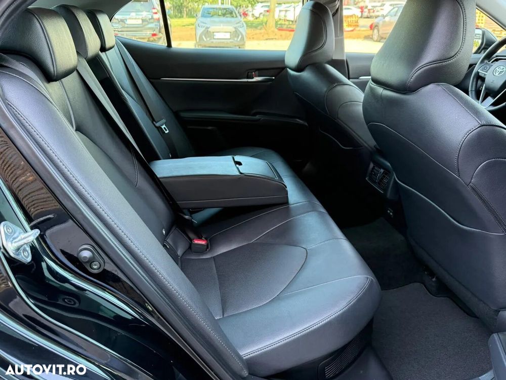 Toyota Camry 2.5 Dynamic - 18
