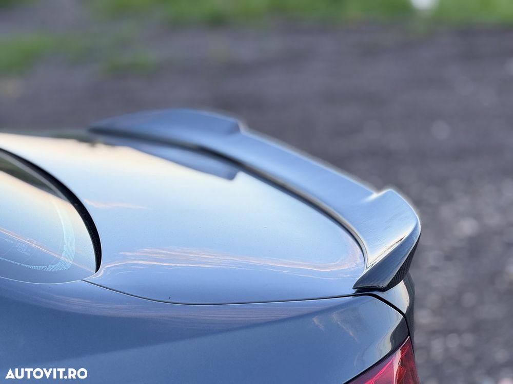 BMW Seria 3 320d Aut. - 27
