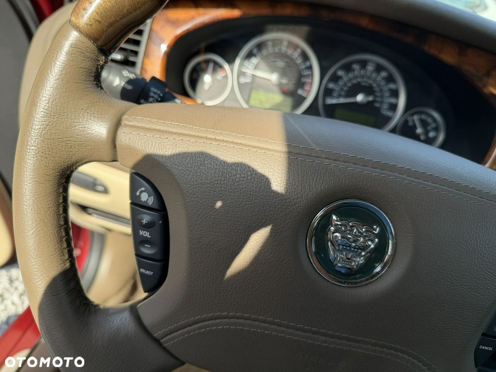 Jaguar S-Type - 18