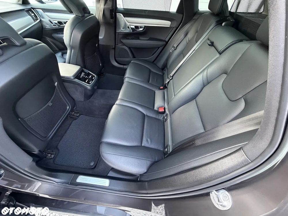 Volvo V90 Cross Country B5 D AWD Ultimate - 30