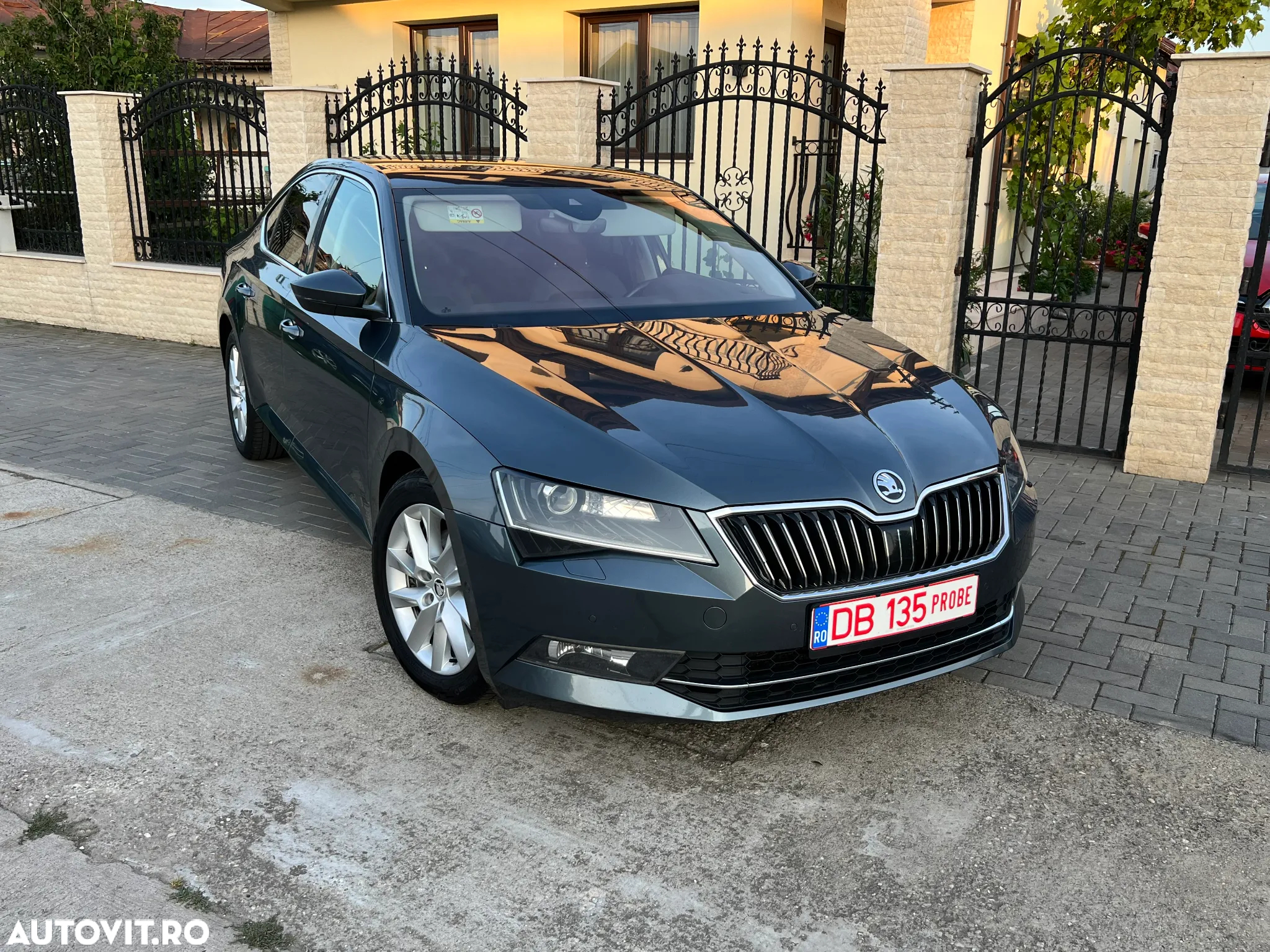 Skoda Superb 2.0 TDI DSG Premium Edition - 19