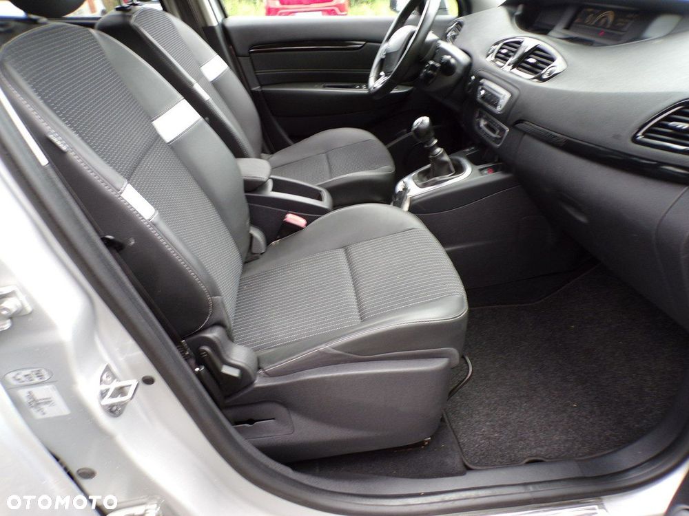 Renault Grand Scenic - 34