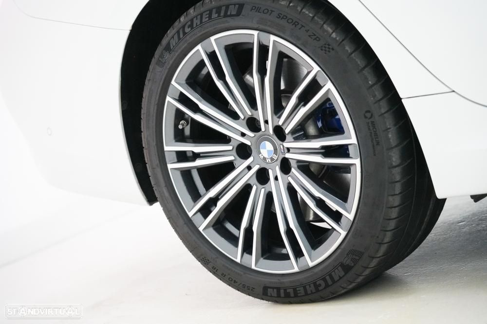 BMW 330 e Pack M Auto - 26