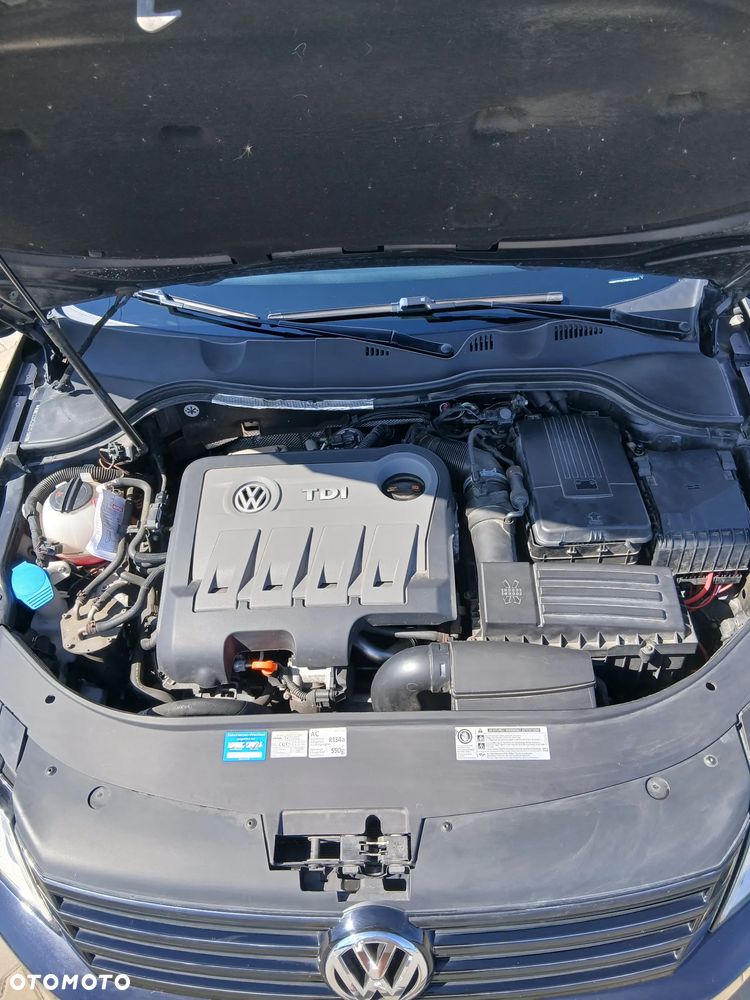 Volkswagen Passat 2.0 TDI Highline DSG - 9