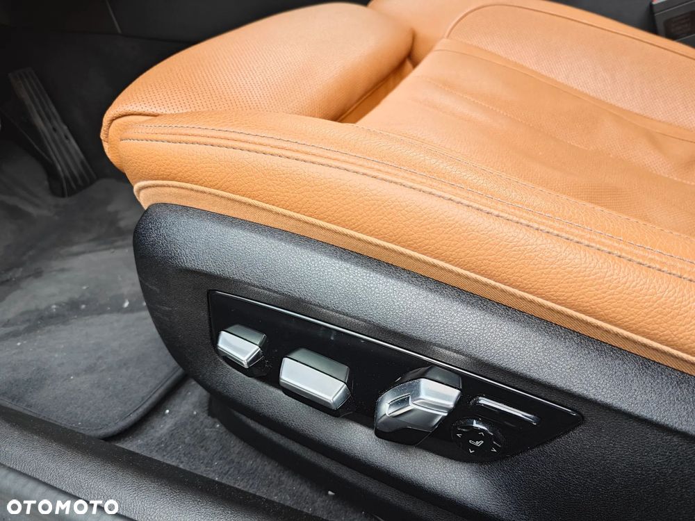 BMW Seria 5 520d xDrive Sport Line - 16