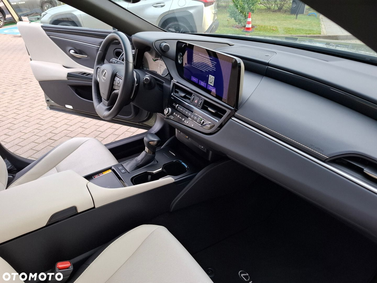Lexus ES - 13