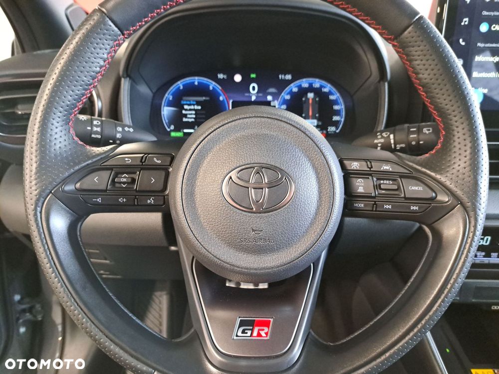 Toyota Yaris Hybrid 1.5 GR Sport - 32