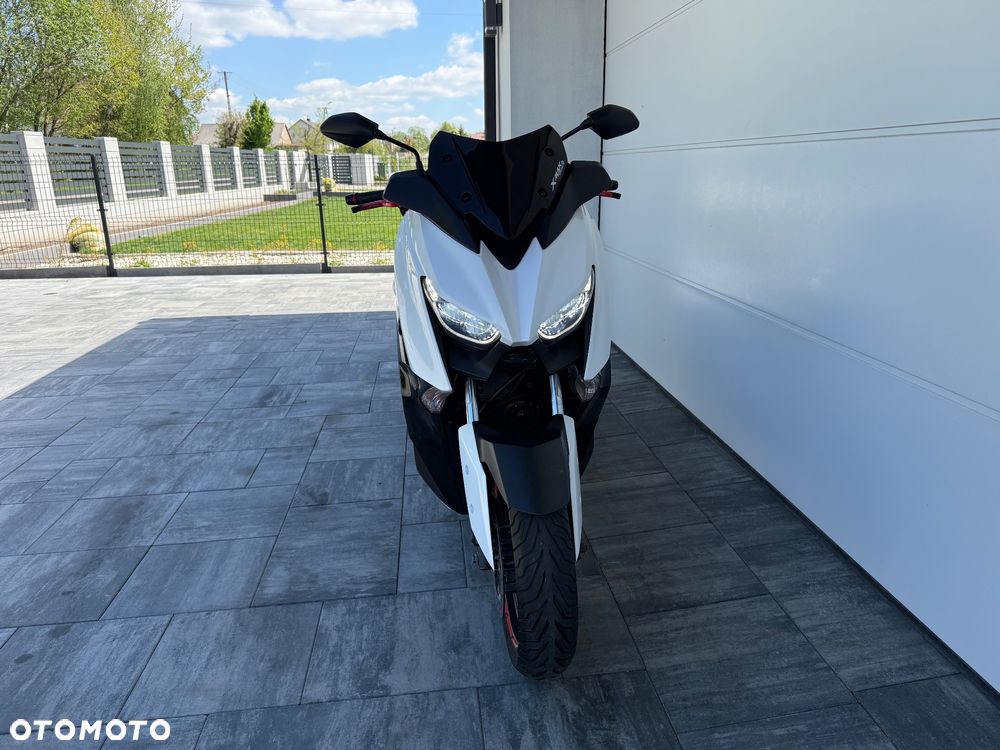 Yamaha X-max - 10