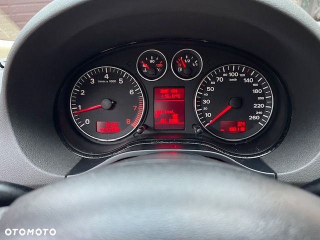 Audi A3 Sportback 1.8 TFSI Ambition - 17