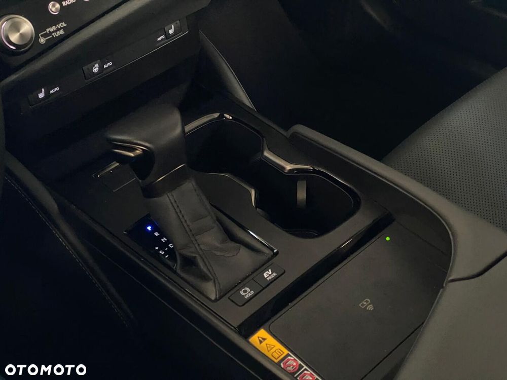 Lexus ES 300h Business Edition - 20