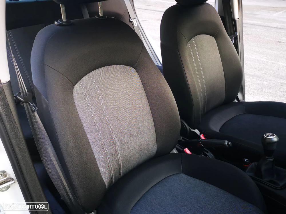 Fiat Punto 1.3 M-Jet Easy S&S - 20