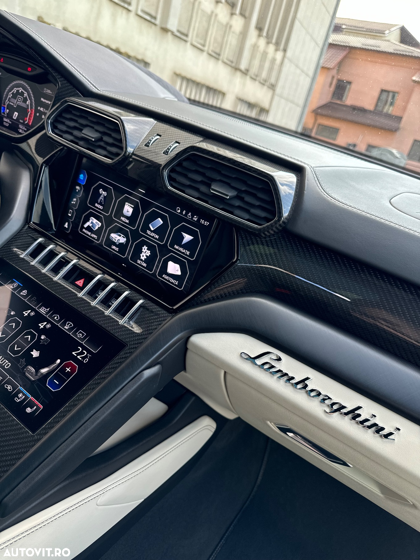 Lamborghini URUS Standard - 19