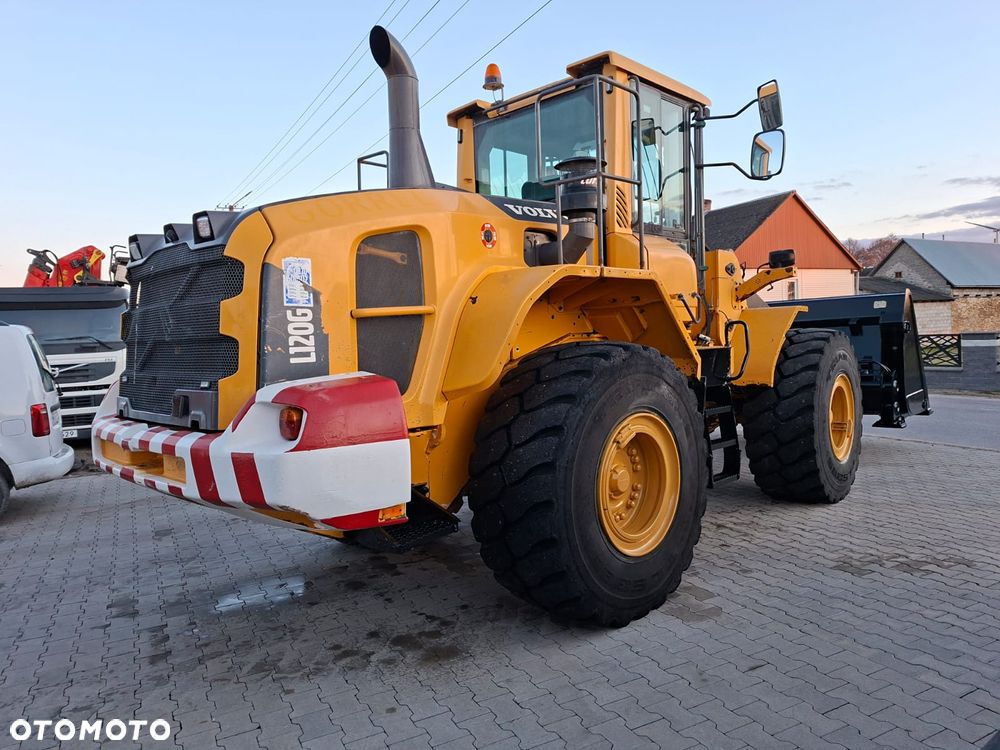 Volvo L120G - 9
