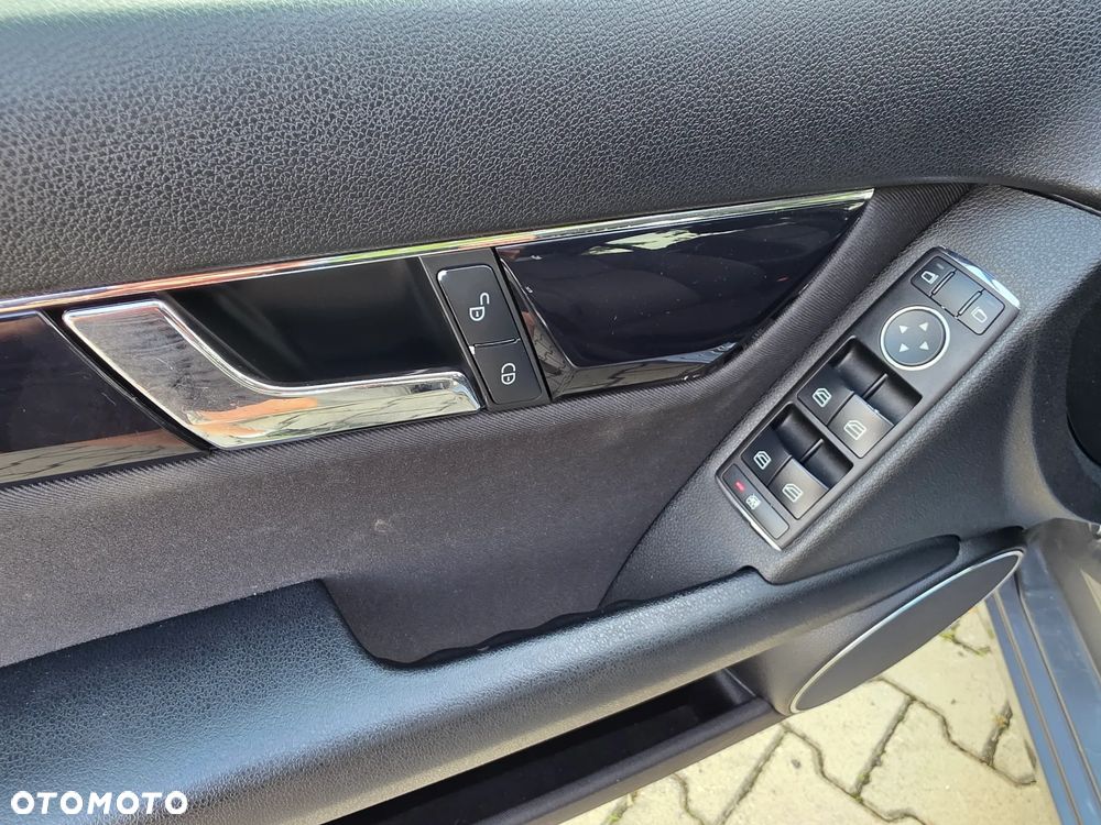 Mercedes-Benz Klasa C 180 Kompressor BlueEFFICIENCY - 22