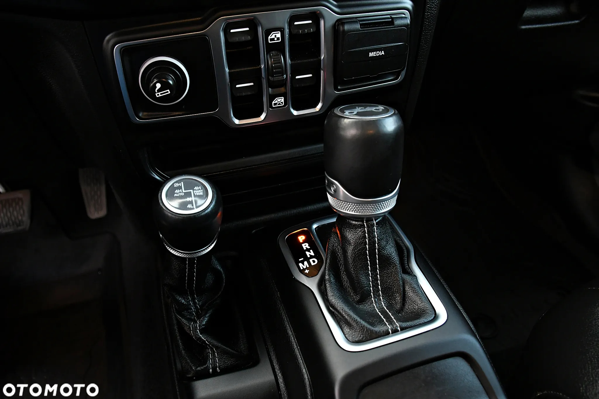 Jeep Wrangler Unlimited GME 2.0 Turbo Sahara - 28