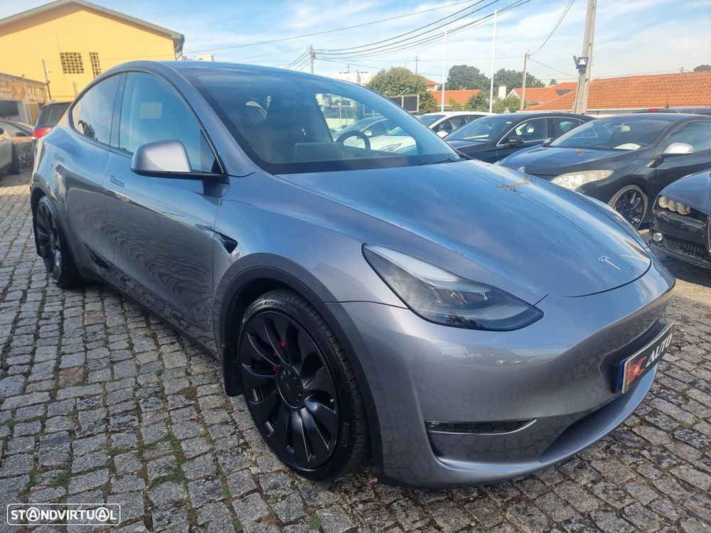 Tesla Model Y - 2