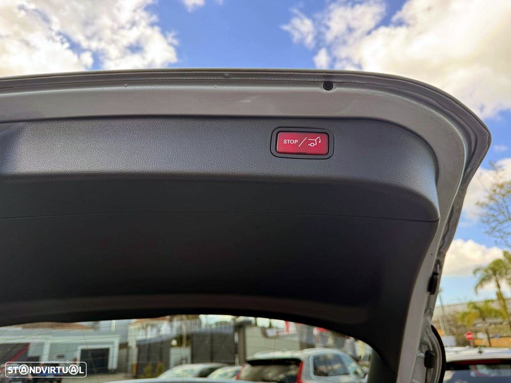 Mercedes-Benz C 300 e AMG Line - 9