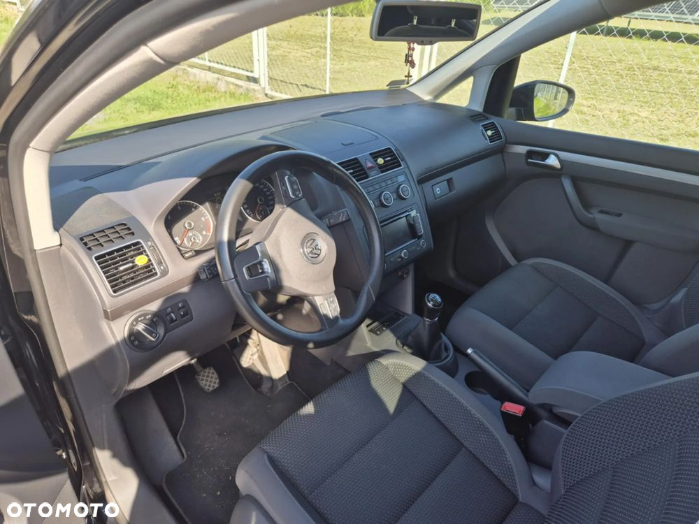 Volkswagen Touran 1.6 TDI DPF Highline - 6
