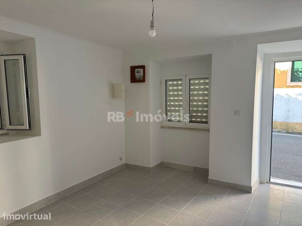 Moradia T4 recuperada em Mouriscas, Abrantes. - Grande imagem: 3/16