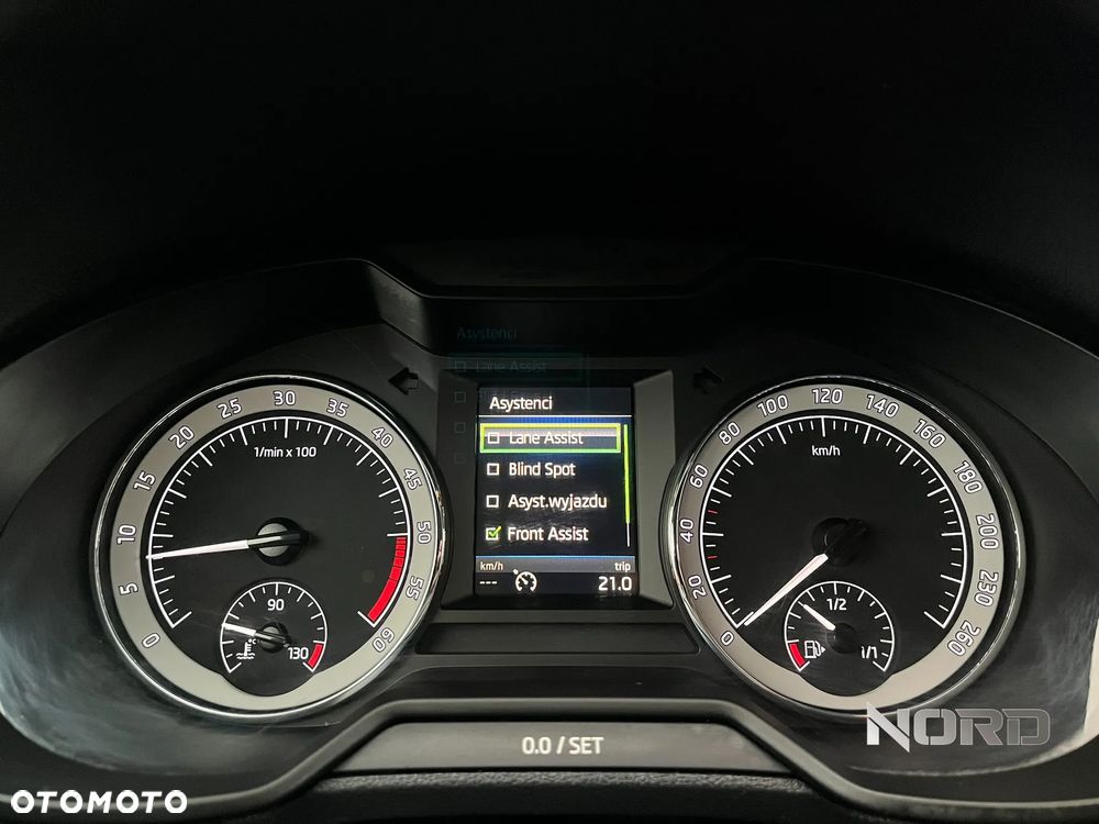 Skoda Octavia Scout 2.0 TDI 4x4 DSG - 32