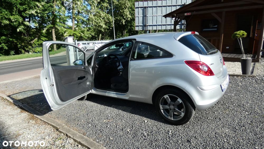 Opel Corsa 1.2 16V Enjoy - 12