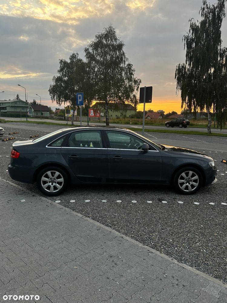 Audi A4 Limousine - 11