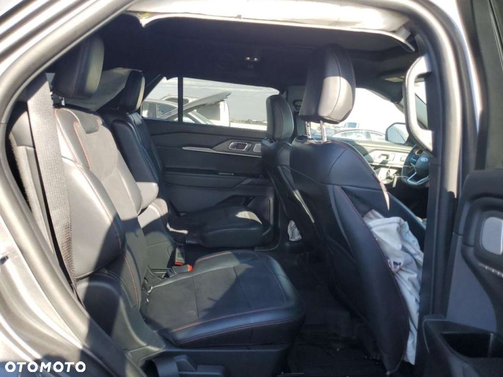Ford Explorer - 12