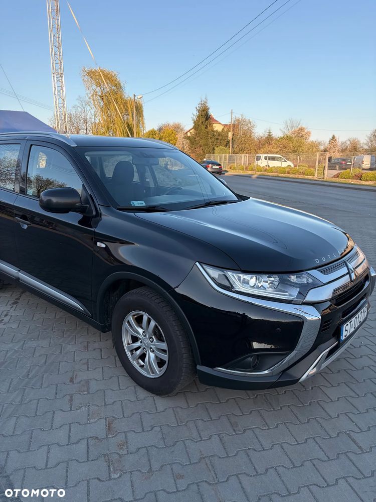 Mitsubishi Outlander 2.0 Invite + 2WD - 11