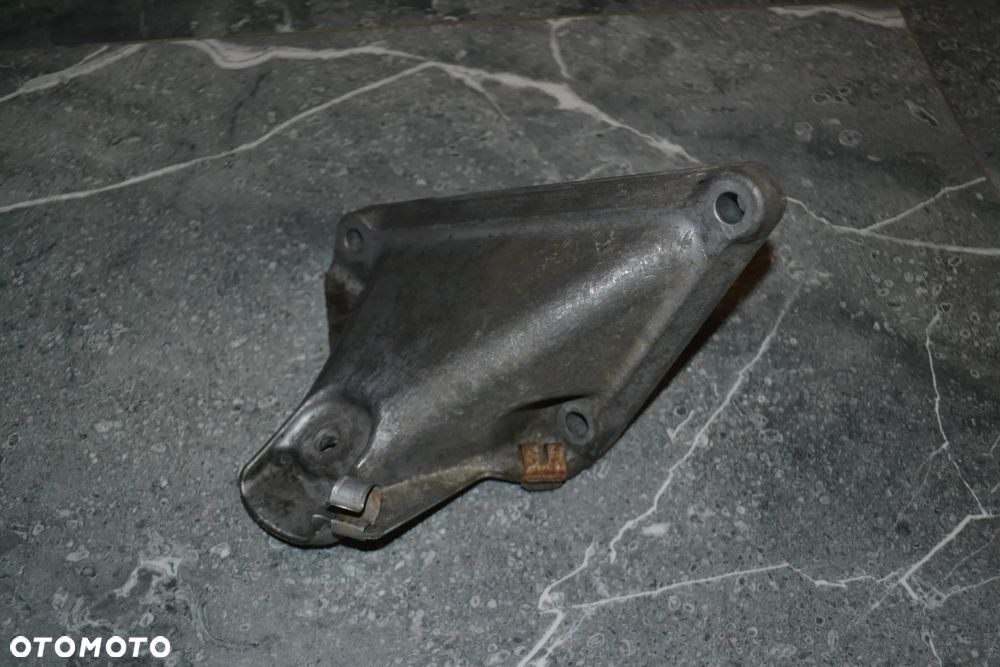 BMW E60 E61 E63 E64 3,0D ŁAPA MOCOWANIE SILNIKA LEWA 6769153 - 1