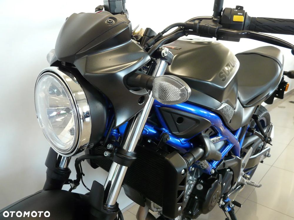 Suzuki SV - 16