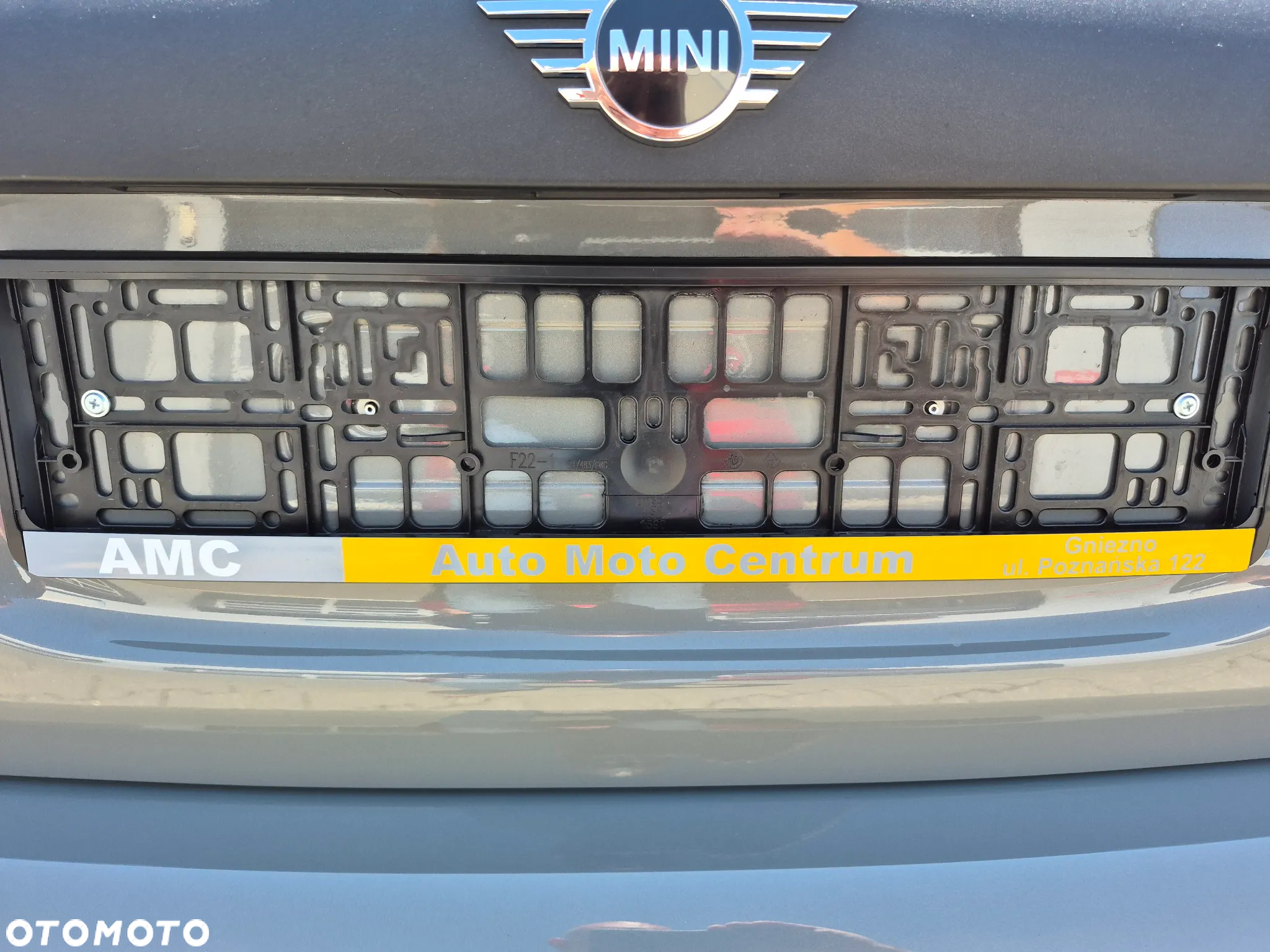 MINI ONE Essential Trim - 19