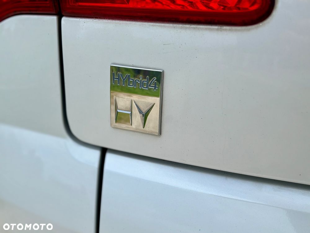 Peugeot 3008 Hybrid4 - 10