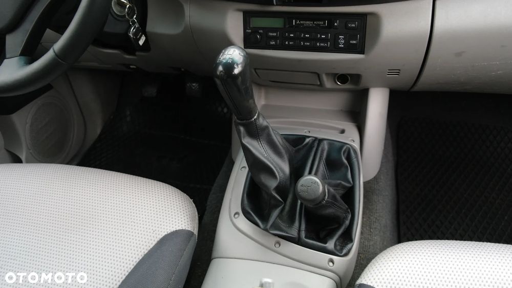 Mitsubishi L200 2.5 DID Invite AC - 17