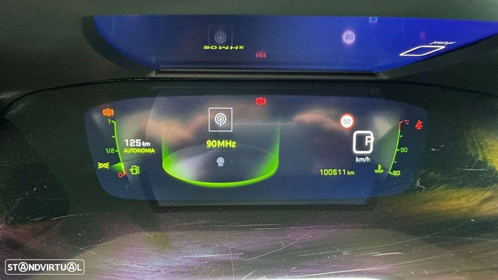 Peugeot 2008 1.5 BlueHDi Allure EAT8 - 11