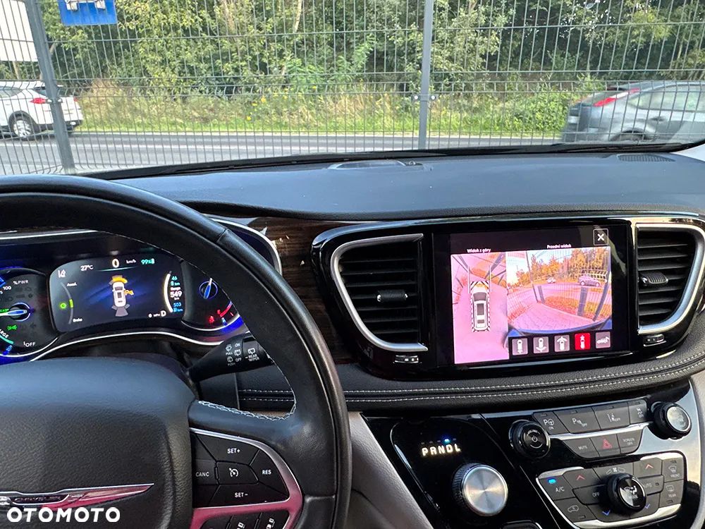 Chrysler Pacifica - 25