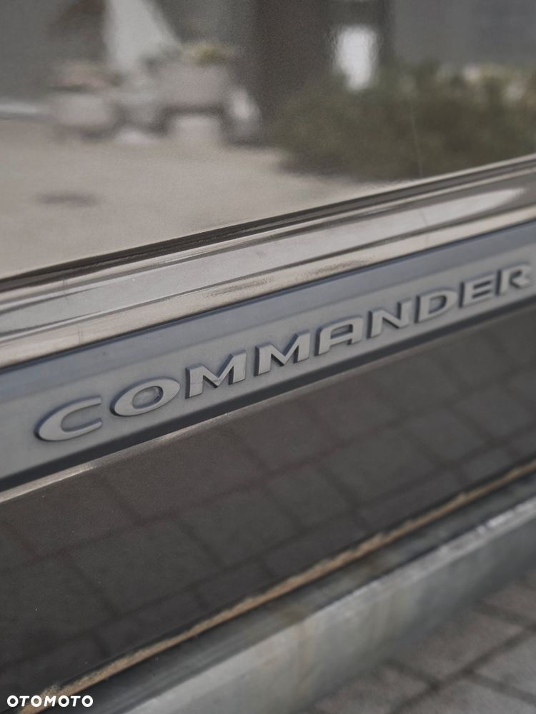 Jeep Commander - 24