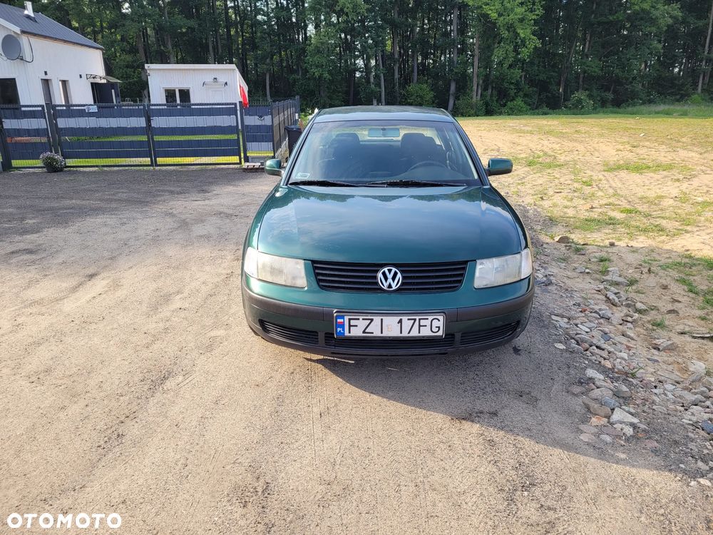 Volkswagen Passat 1.6 Comfortline - 5