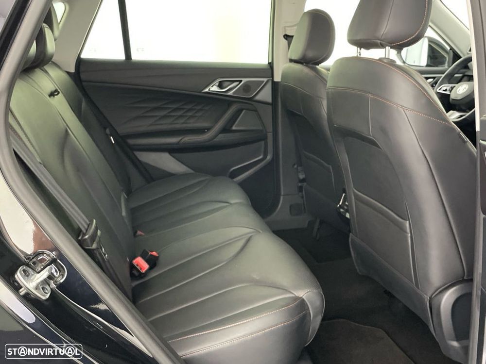 MG HS 1.5 Plug-in Hybrid Luxury - 23