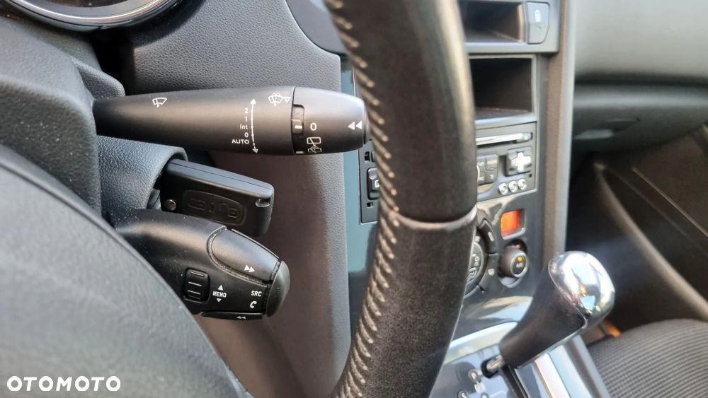 Peugeot 5008 HDI 160 Automatik Business-Line - 24