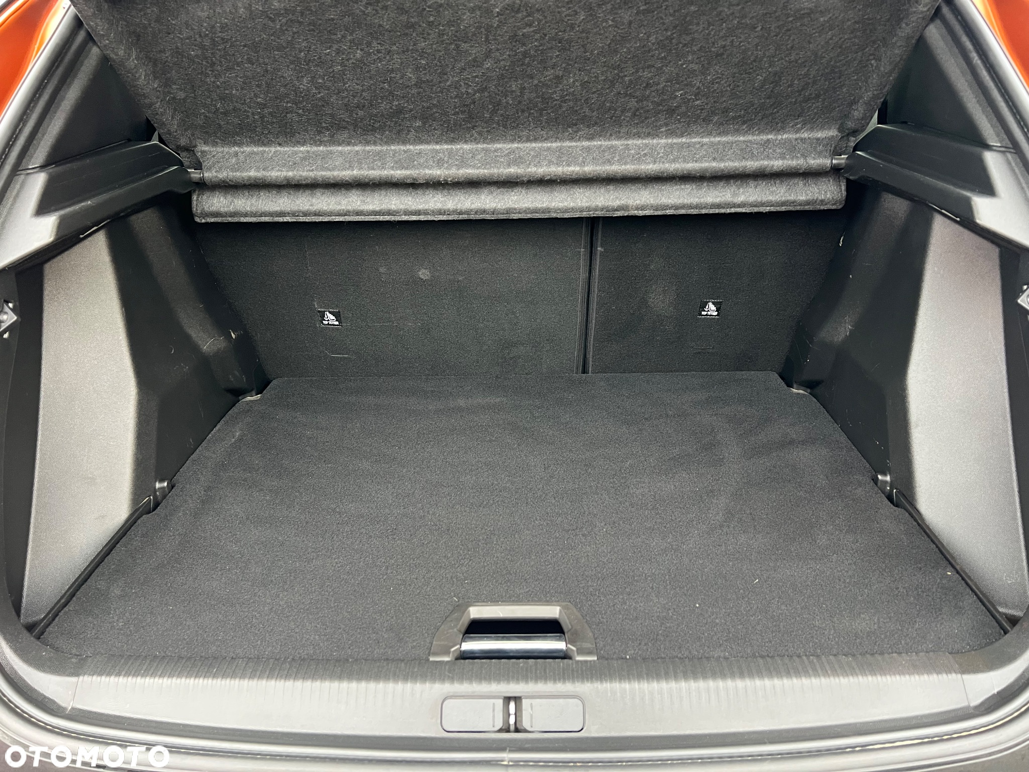 Peugeot 2008 1.5 BlueHDi Allure Pack S&S EAT8 - 24