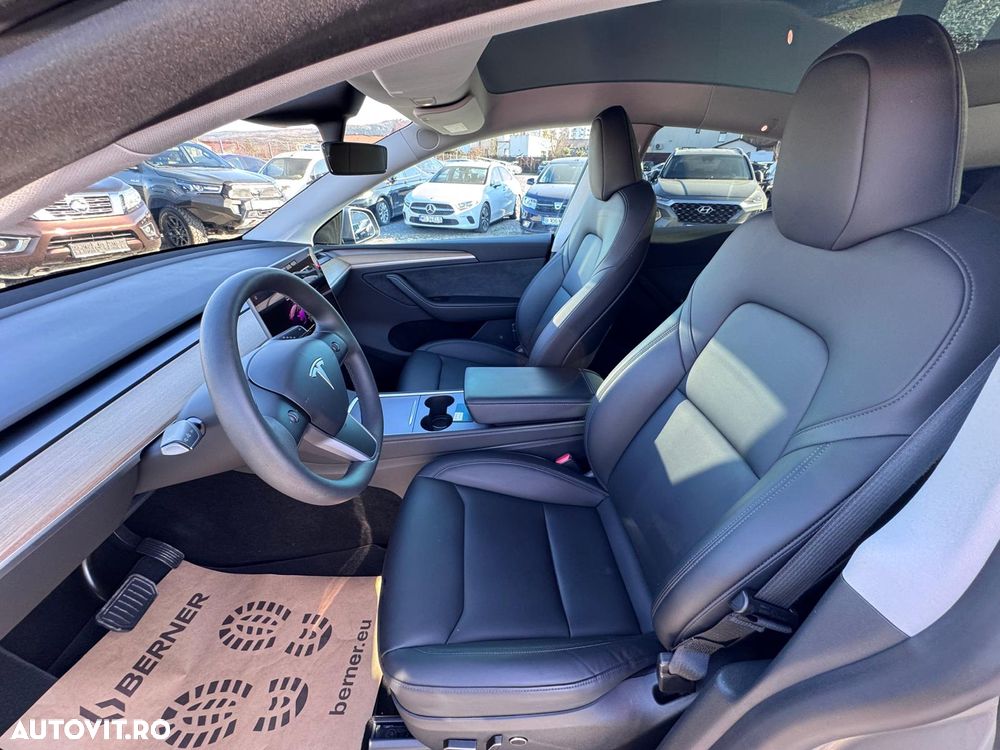 Tesla Model Y Long Range Dual Motor AWD - 21