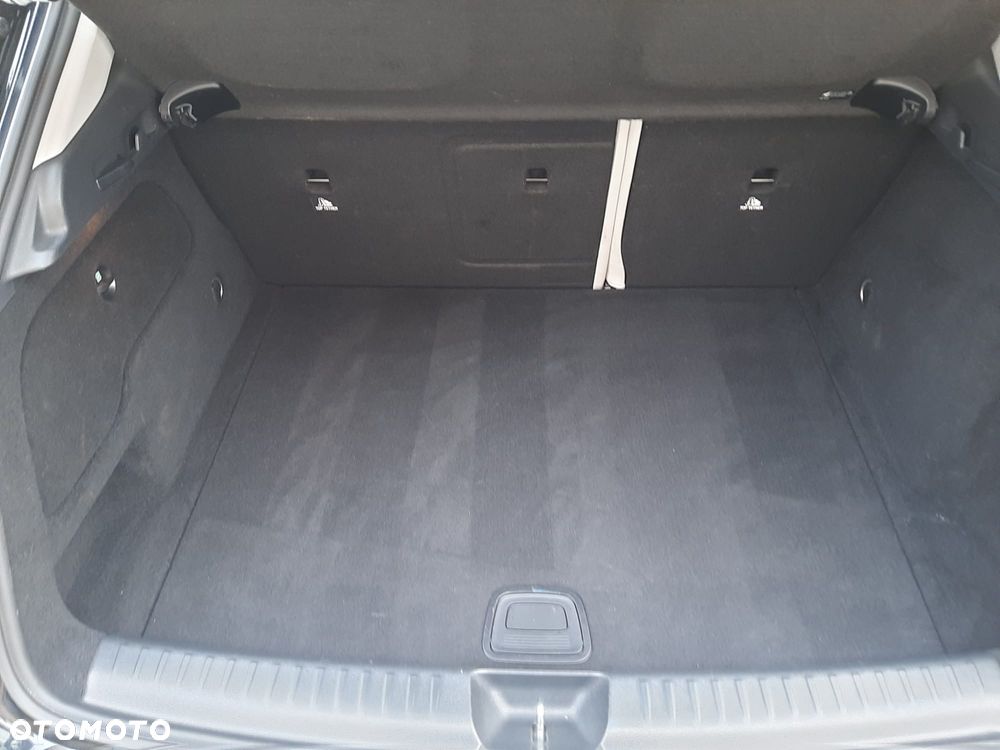 Mercedes-Benz GLA - 11