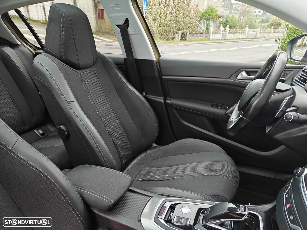 Peugeot 308 1.2 PureTech Allure Pack EAT8 - 14