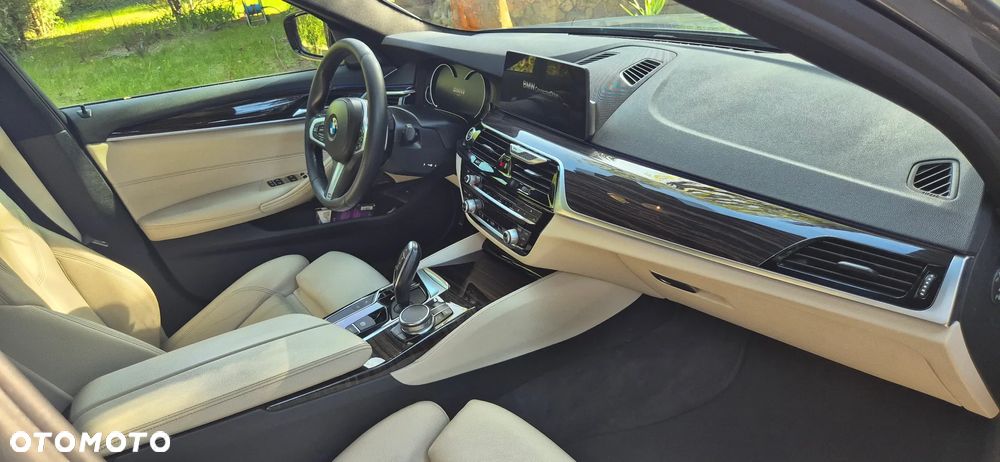 BMW Seria 5 530i xDrive M Sport sport - 9